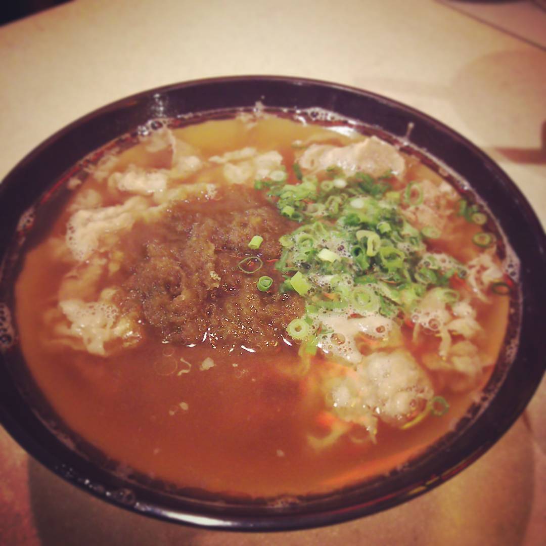 店長をするオタクバー正式開店前夜