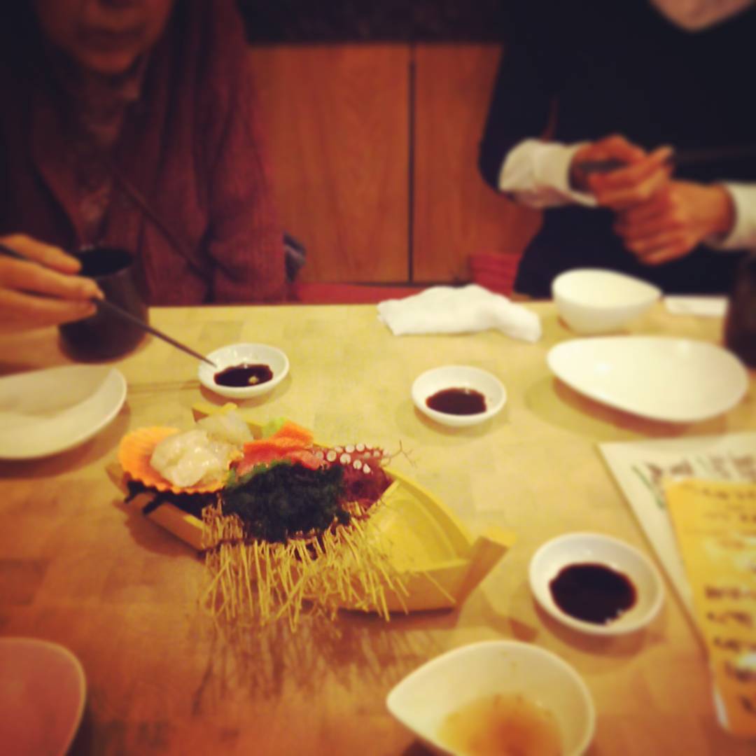 次男がコミケ合わせで上京、さっそく母と3人で食事会♪ #dinner #family