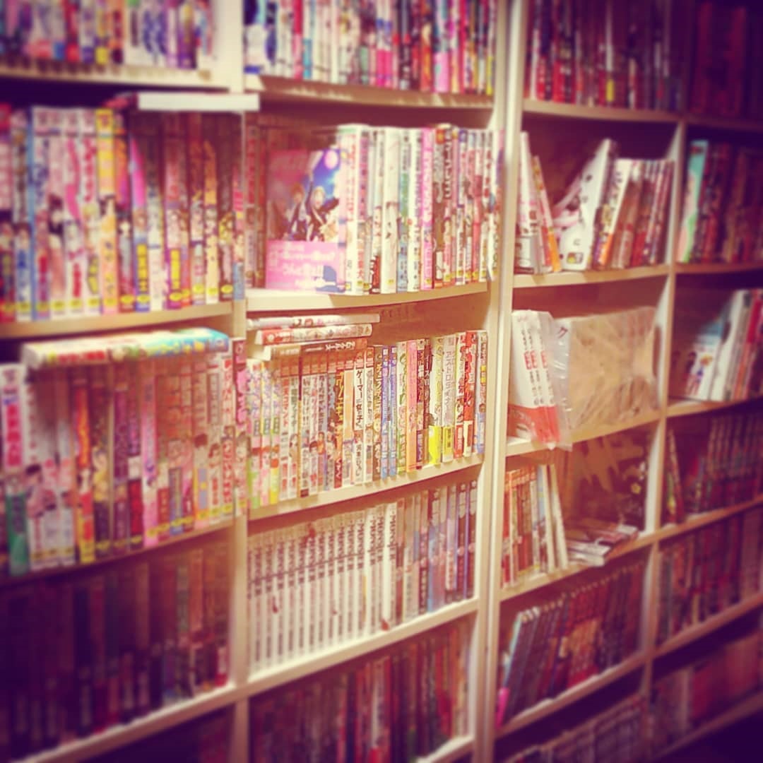 壮年漫画家さん、仕事が減ってレジ打ちバイト