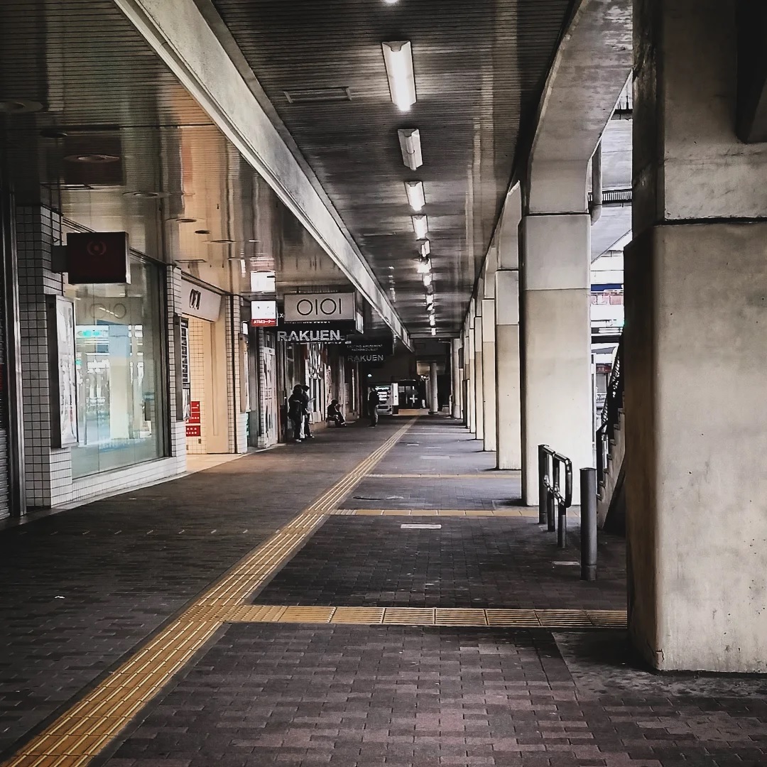 朝6時半、JR町田駅前交番に人だかり