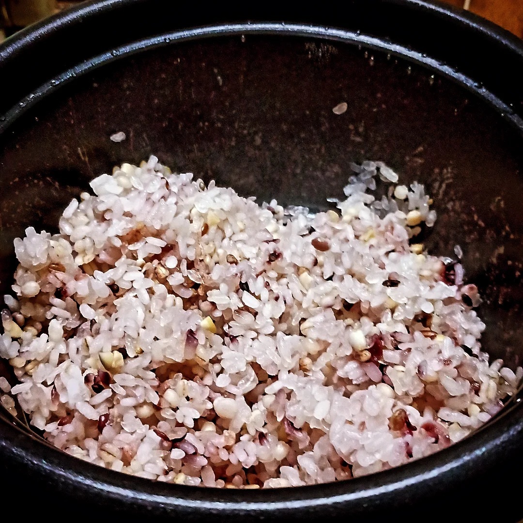 新しく買った安物炊飯器、炊いて1日で異臭